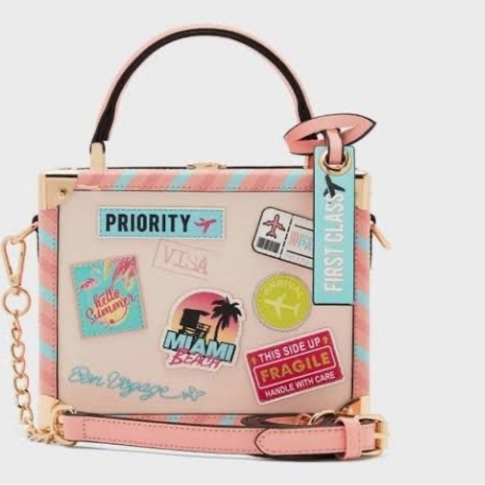 Stylish Travel-Themed Handbag with Pink and Blue Accents - Picture 9 of 10
